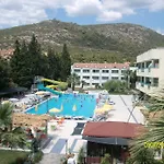 ホテル La Santa Maria 4*